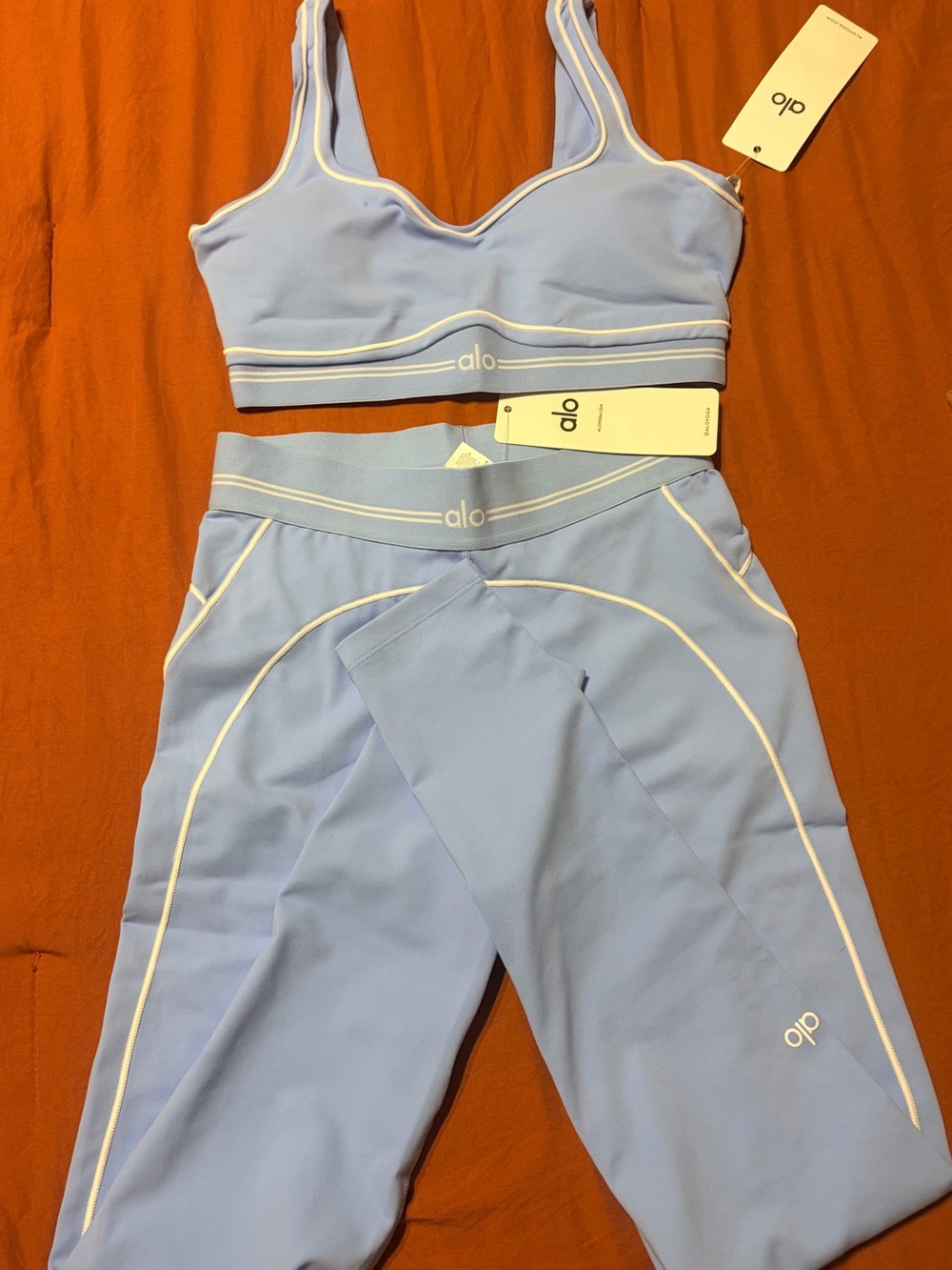 ALO Yoga Light Blue Set-BNWT (M)